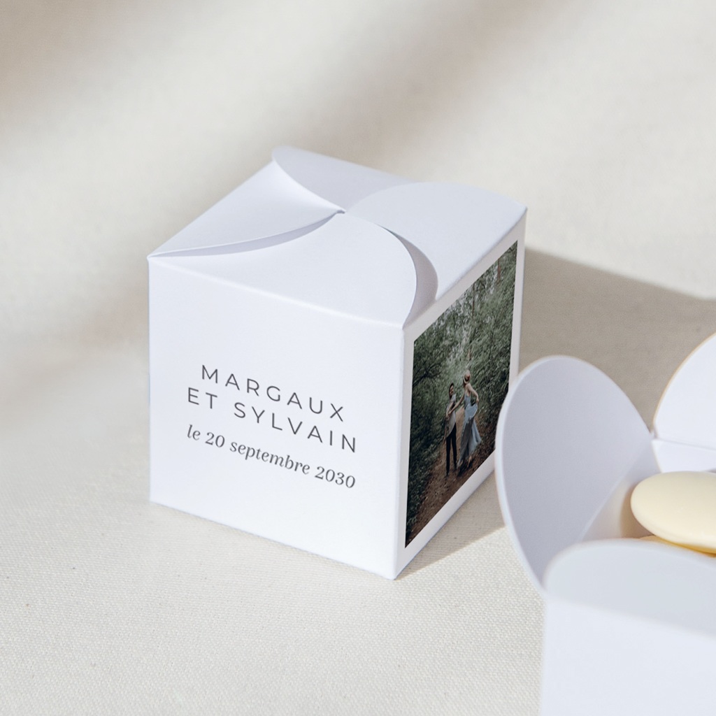 Bo&icirc;te &agrave; drag&eacute;es mariage Typographie gratuit