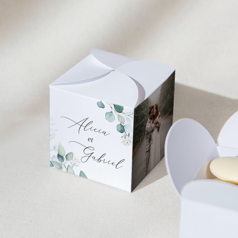 Bo&icirc;te &agrave; drag&eacute;es mariage Eucalyptus romantique gratuit
