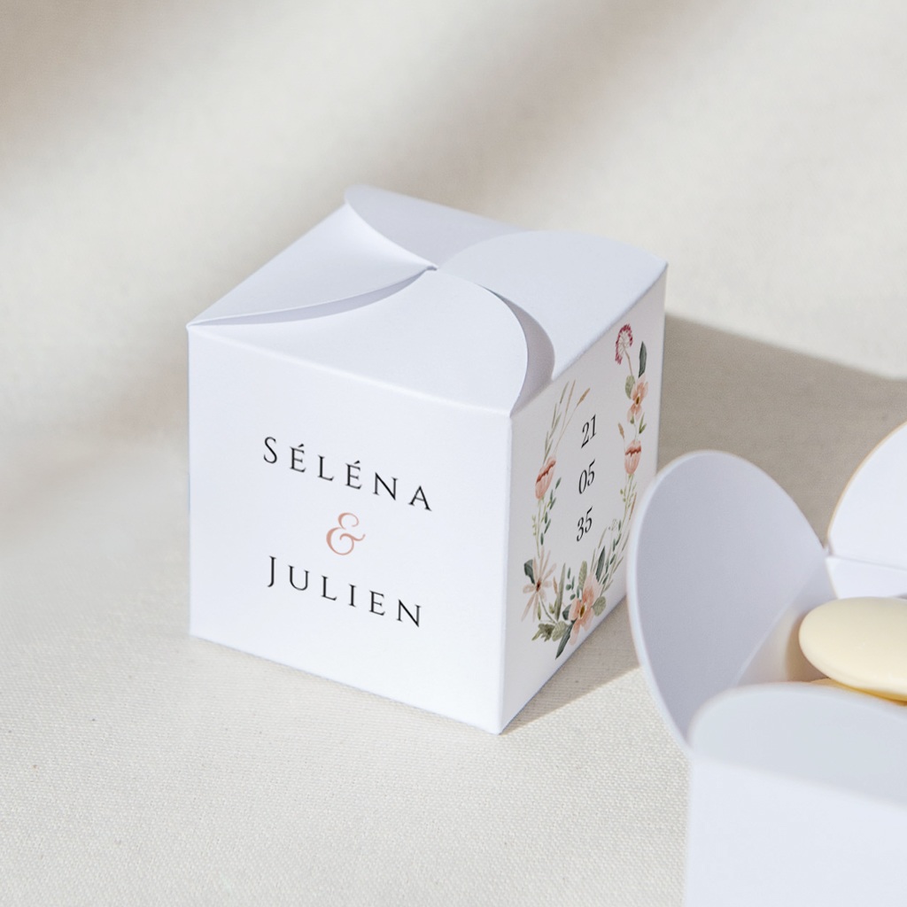 Bo&icirc;te &agrave; drag&eacute;es mariage Fleurs de Bonheur gratuit